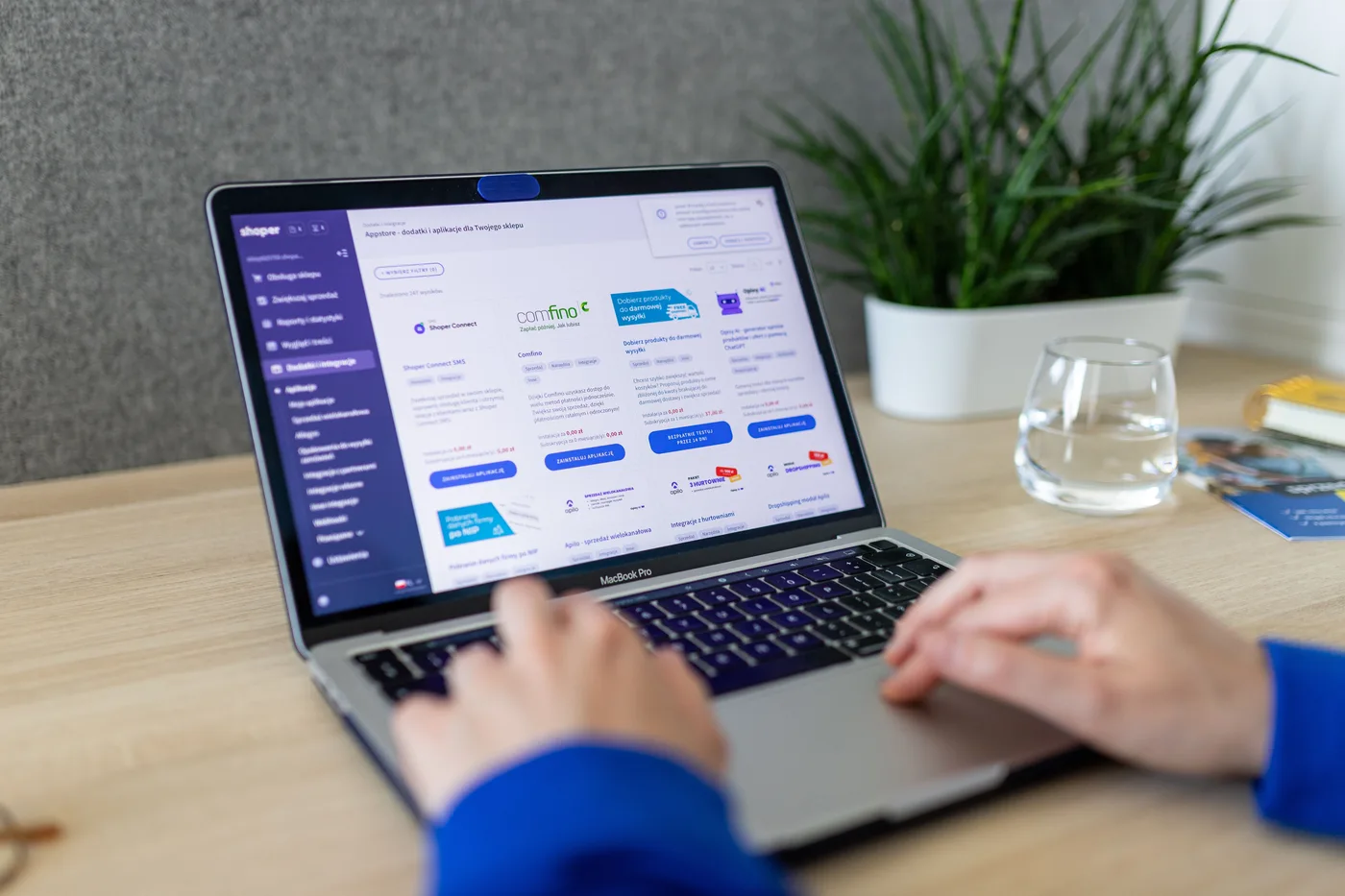 Step-by-step workflow builder interface in Shopify admin Step-by-step workflow builder interface in Shopify admin
